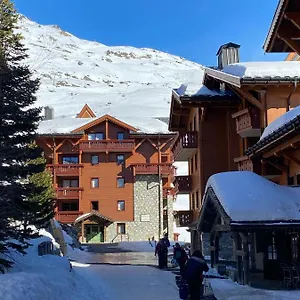 Le Chamois Des Alpages De Reberty Au Pied Saint-Martin-de-Belleville